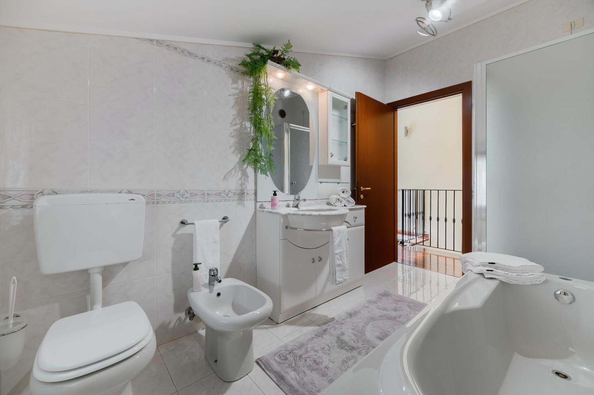 Casa Di Iaio - 90 M2 Apt With Free Wi-Fi, Netflix, Home Cinema & Parking Gorizia Exterior foto
